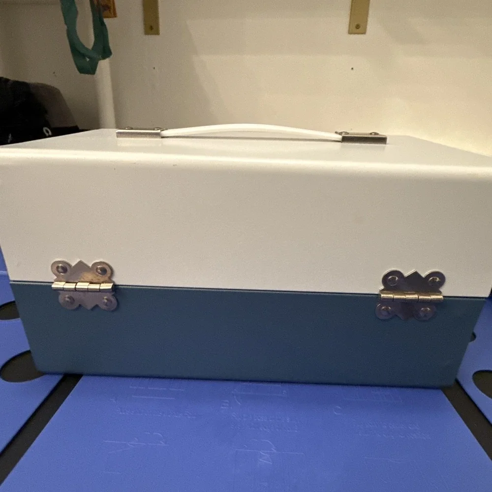 Smith-Victor blue case